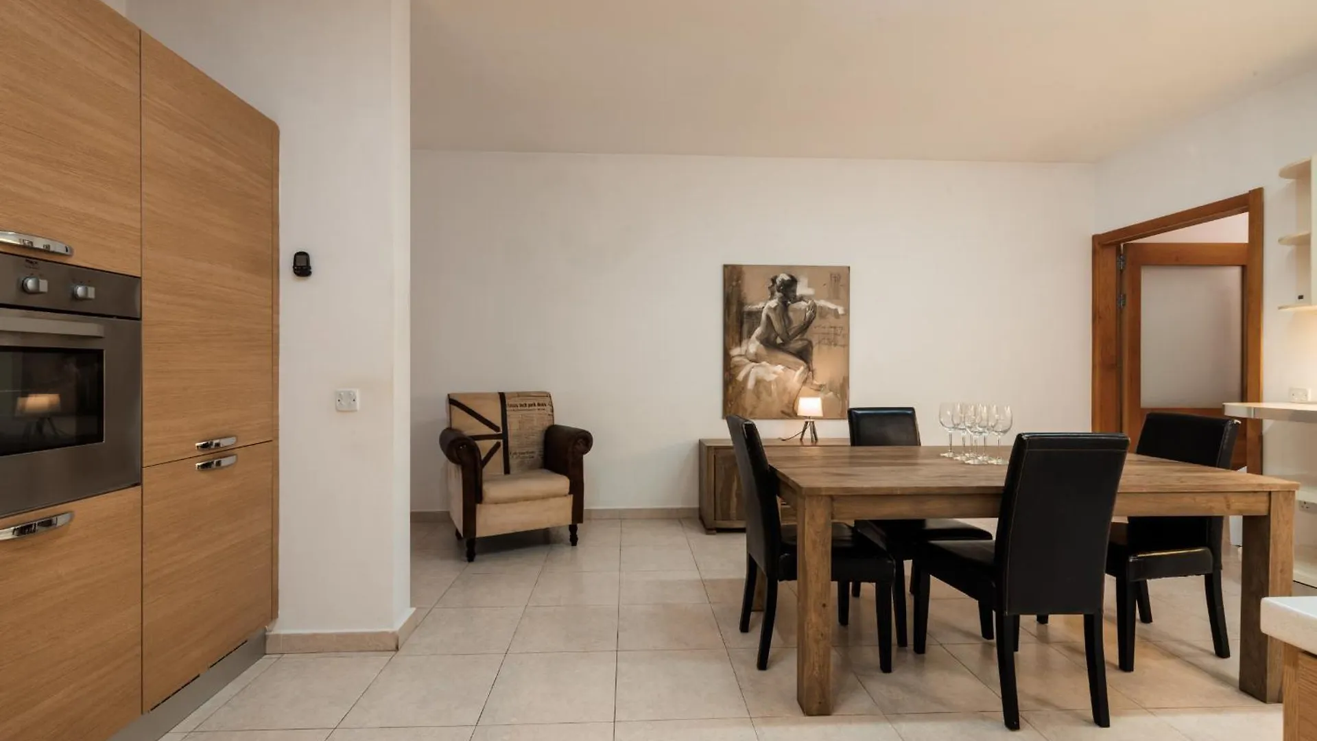 Larger Than Usual 3Bd Apartment Sliema 0*,  Malta