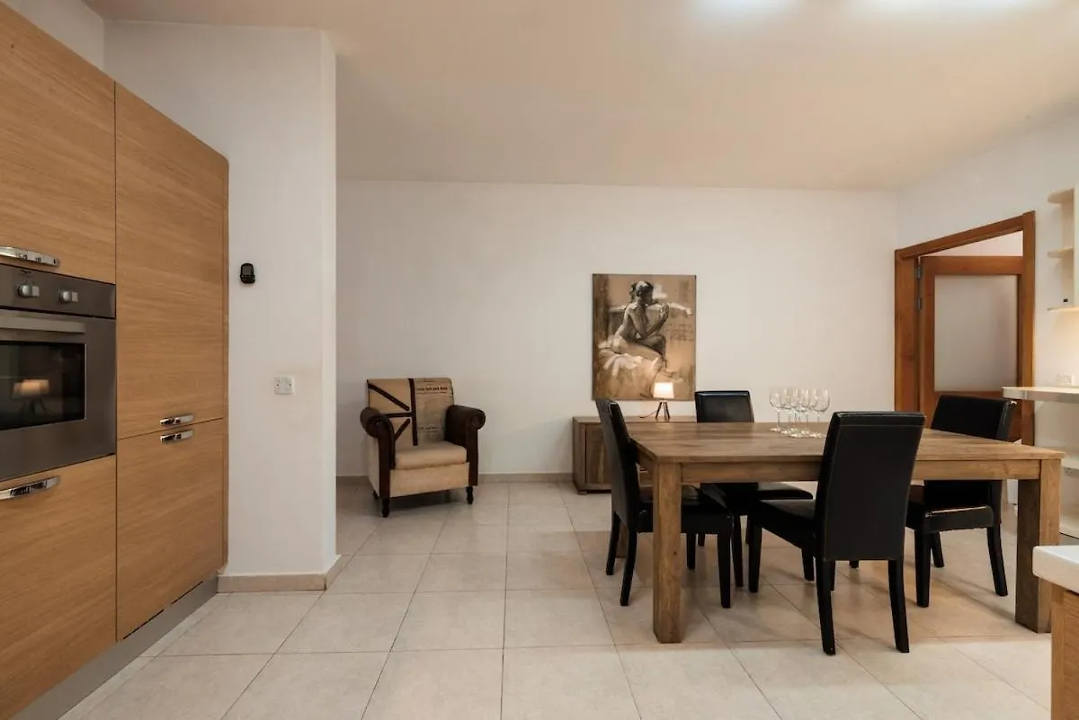 Larger Than Usual 3Bd Apartment Sliema Malta